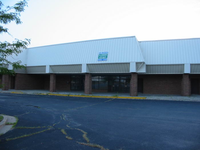 North Kent Mall - North Kent Theaters As Of 2002